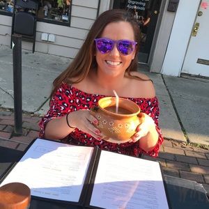 Meet your Posher, Tori!